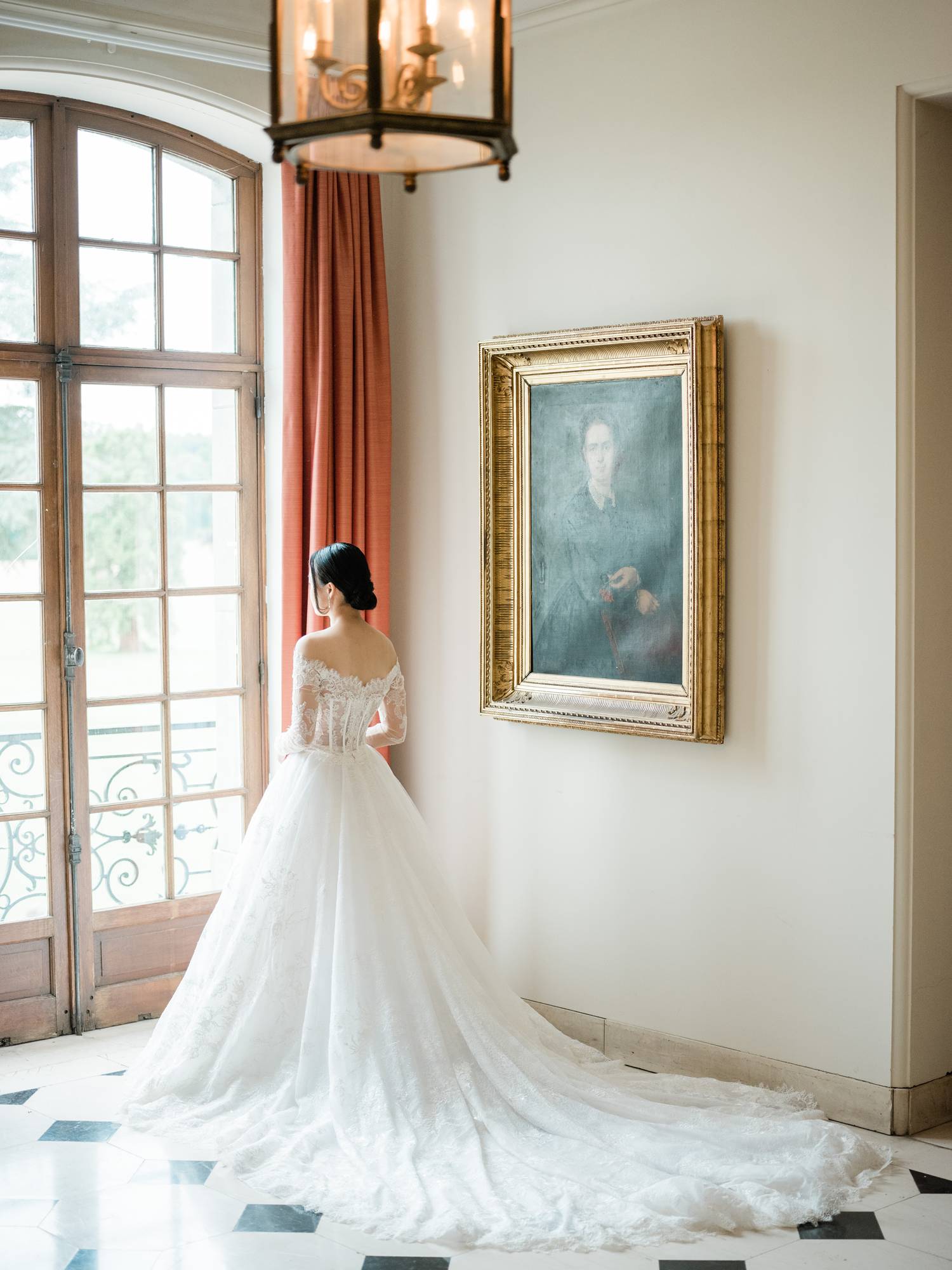 bride at chateau de la hulpe