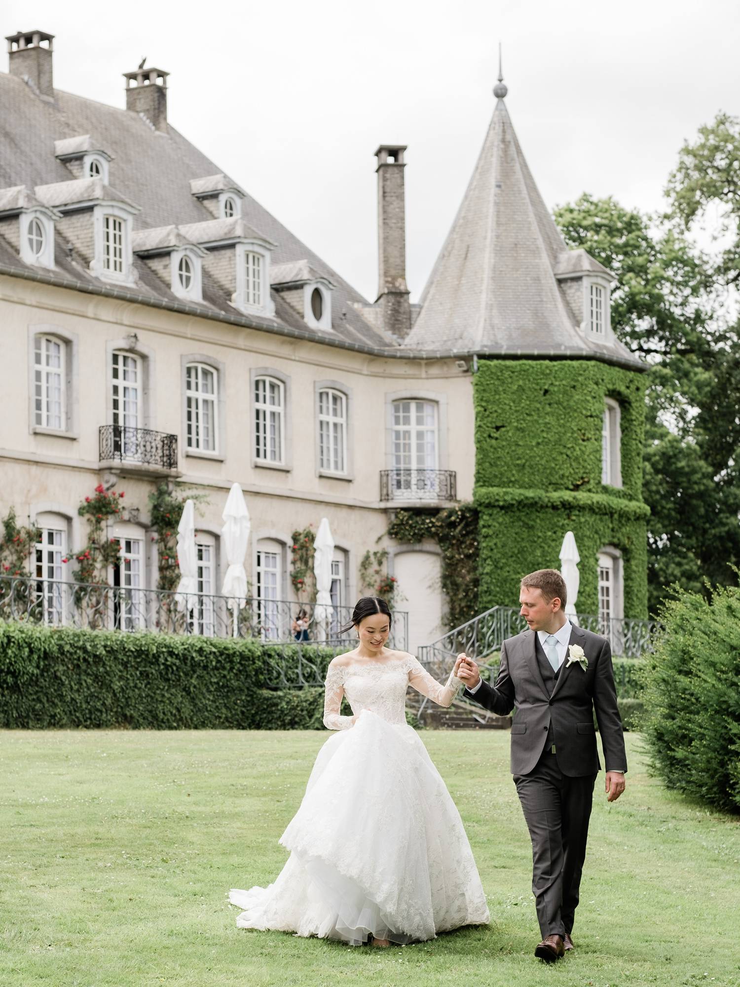 wedding at chateau de la hulpe